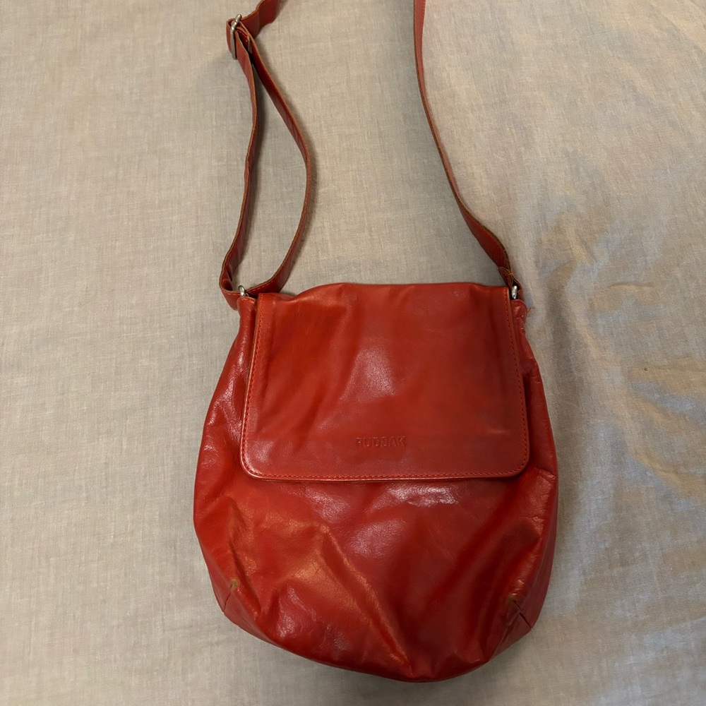 RUDSAK crossbody messenger bag.